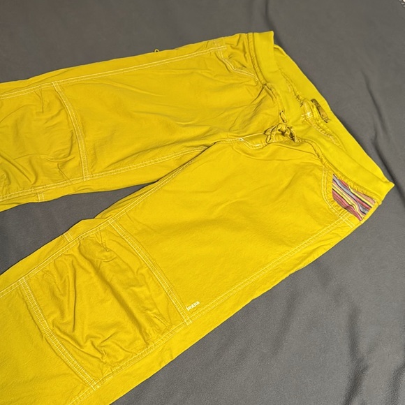 Prana Avril XL pant in yellow with contrast pockets - Picture 2 of 3